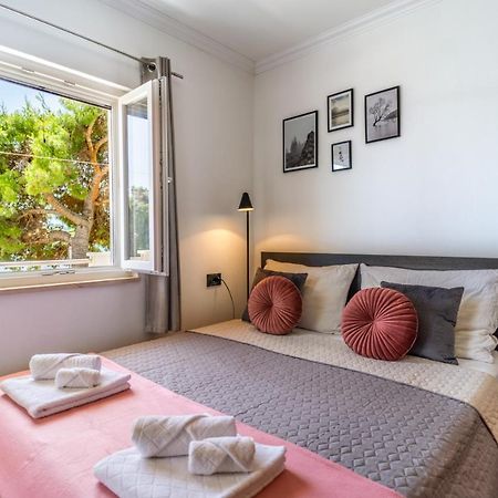 Apartments Klara Молунат Екстериор снимка