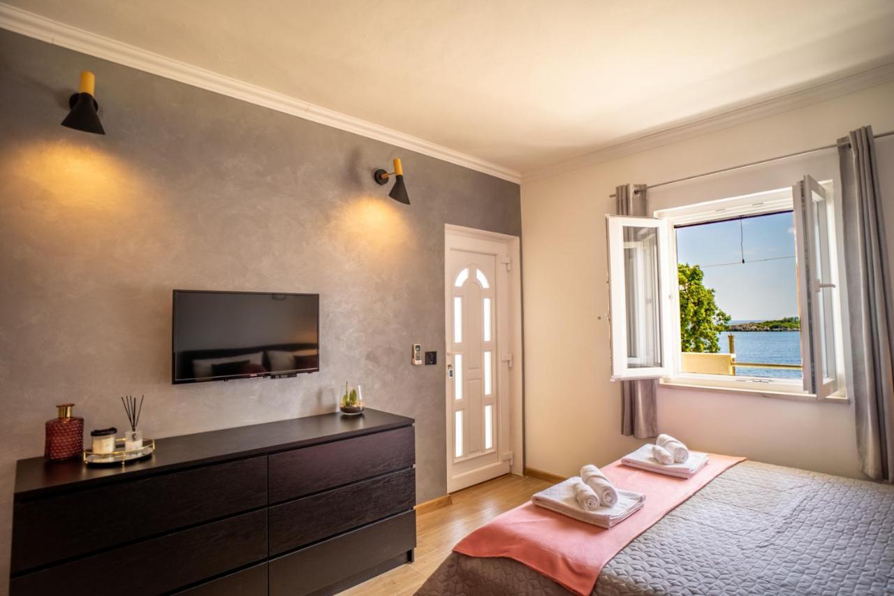 Apartments Klara Молунат Екстериор снимка