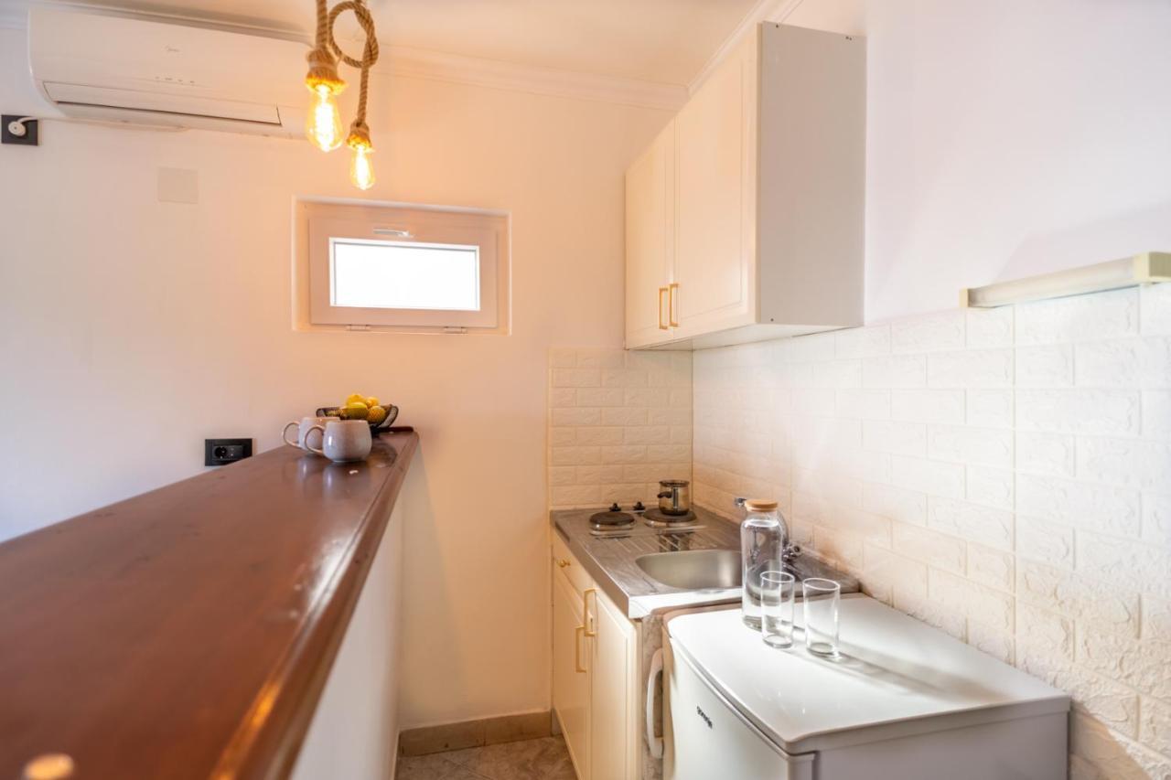 Apartments Klara Молунат Екстериор снимка