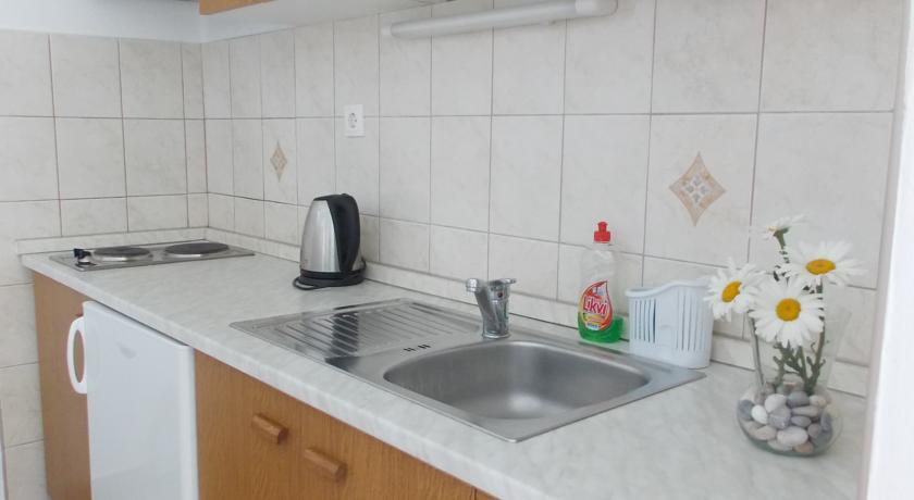Apartments Klara Молунат Стая снимка