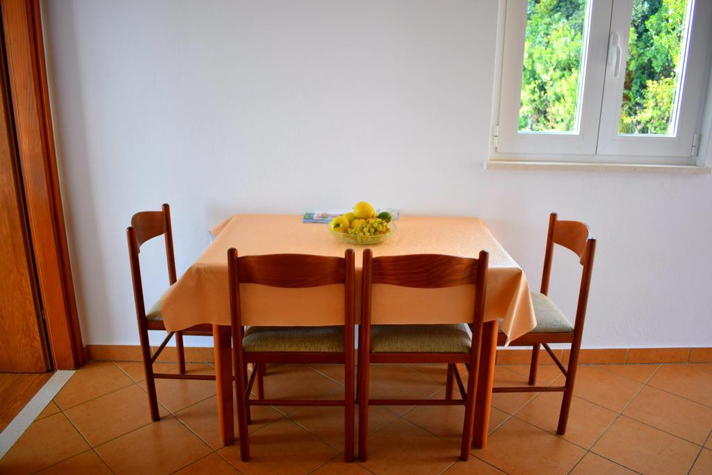 Apartments Klara Молунат Екстериор снимка