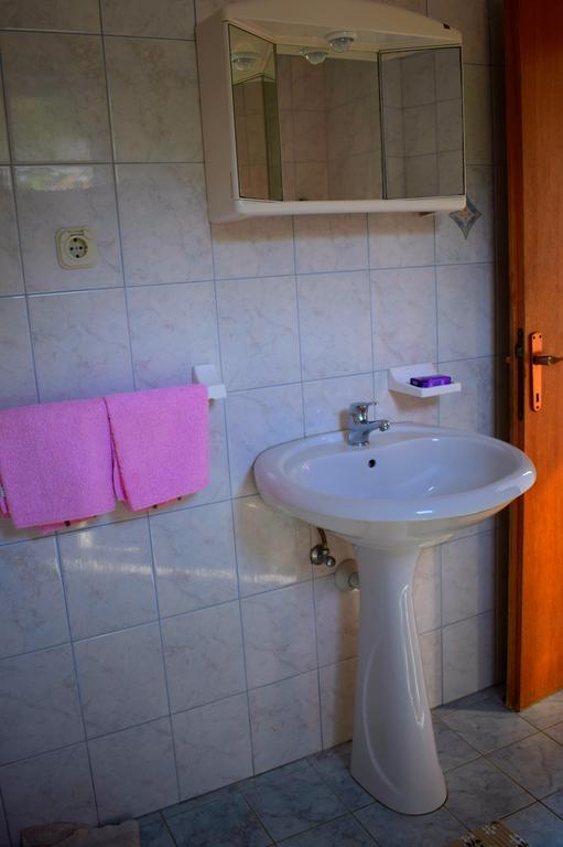 Apartments Klara Молунат Екстериор снимка