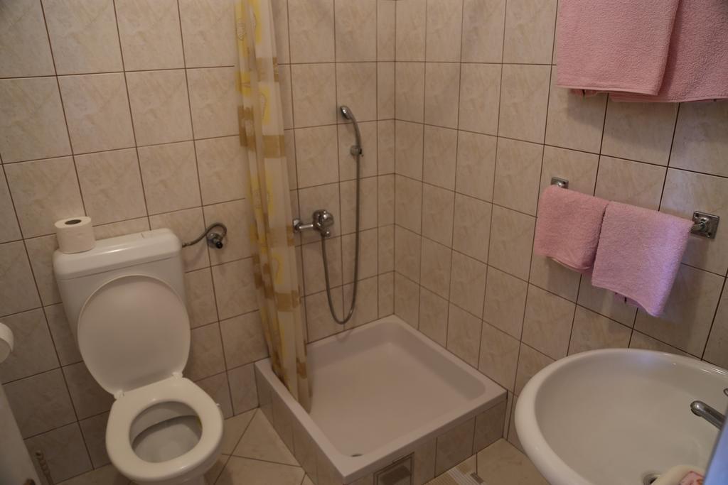 Apartments Klara Молунат Екстериор снимка